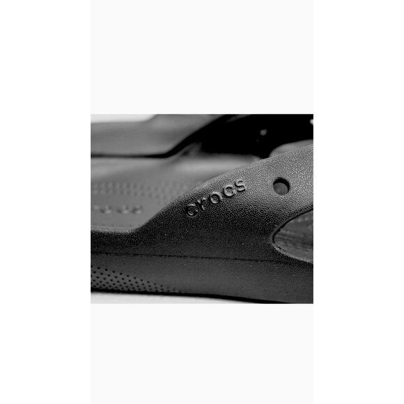 Crocs Classic Flip V2 Black Unisex Flip Flops Comfort Everyday Men’s 6 Women’s 8 - Picture 5 of 10